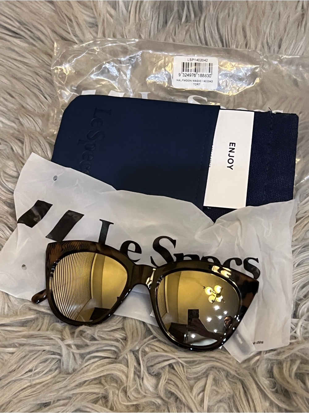 NWT Le specs Halfmoon Magic sunglasses